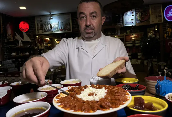 Balkan mutfağının vazgeçilmezi 'lütenitsa' Bursa'da üretiliyor
