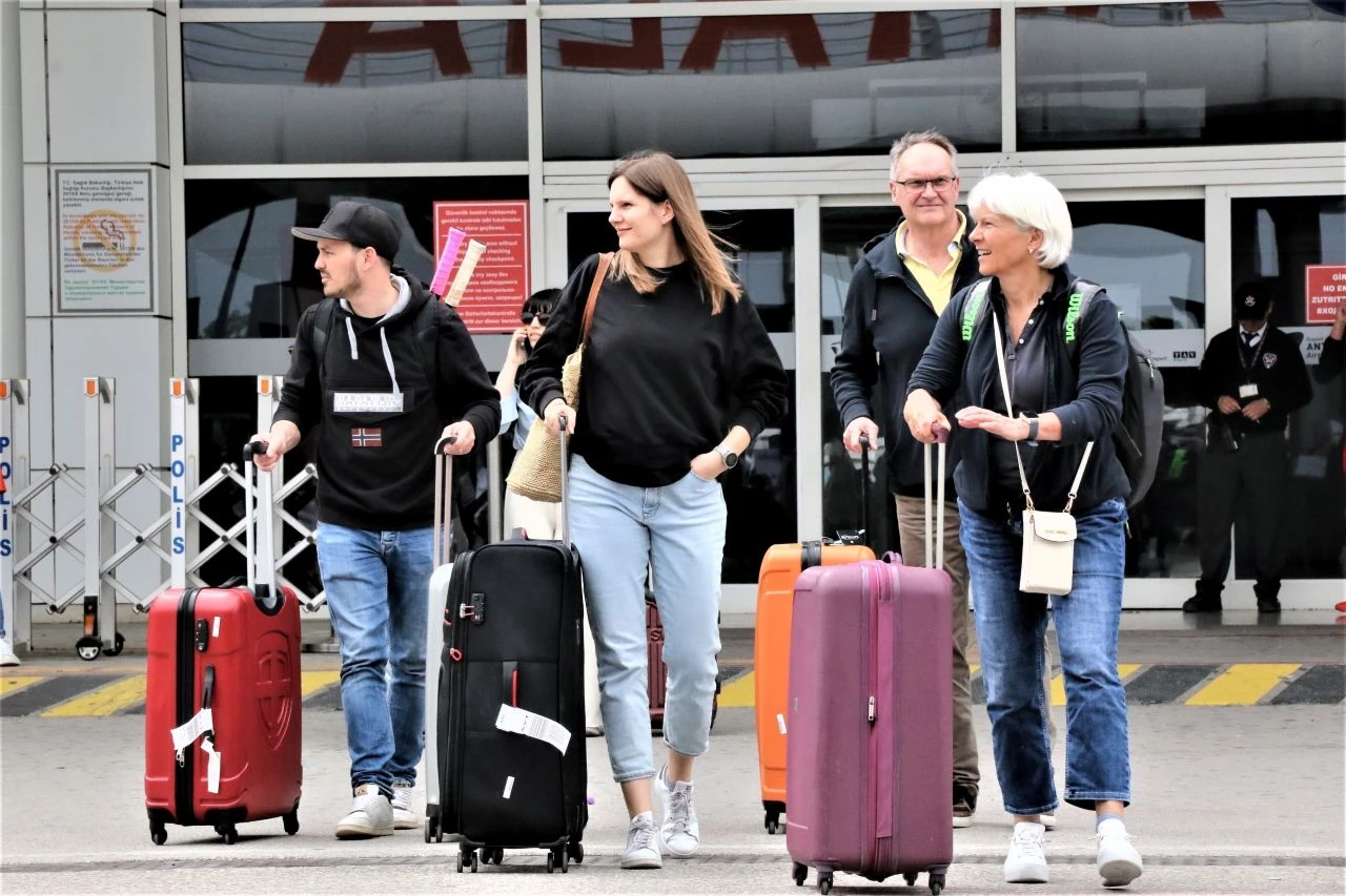 Antalya'da 102 binden fazla turistle temmuz rekoru kırıldı