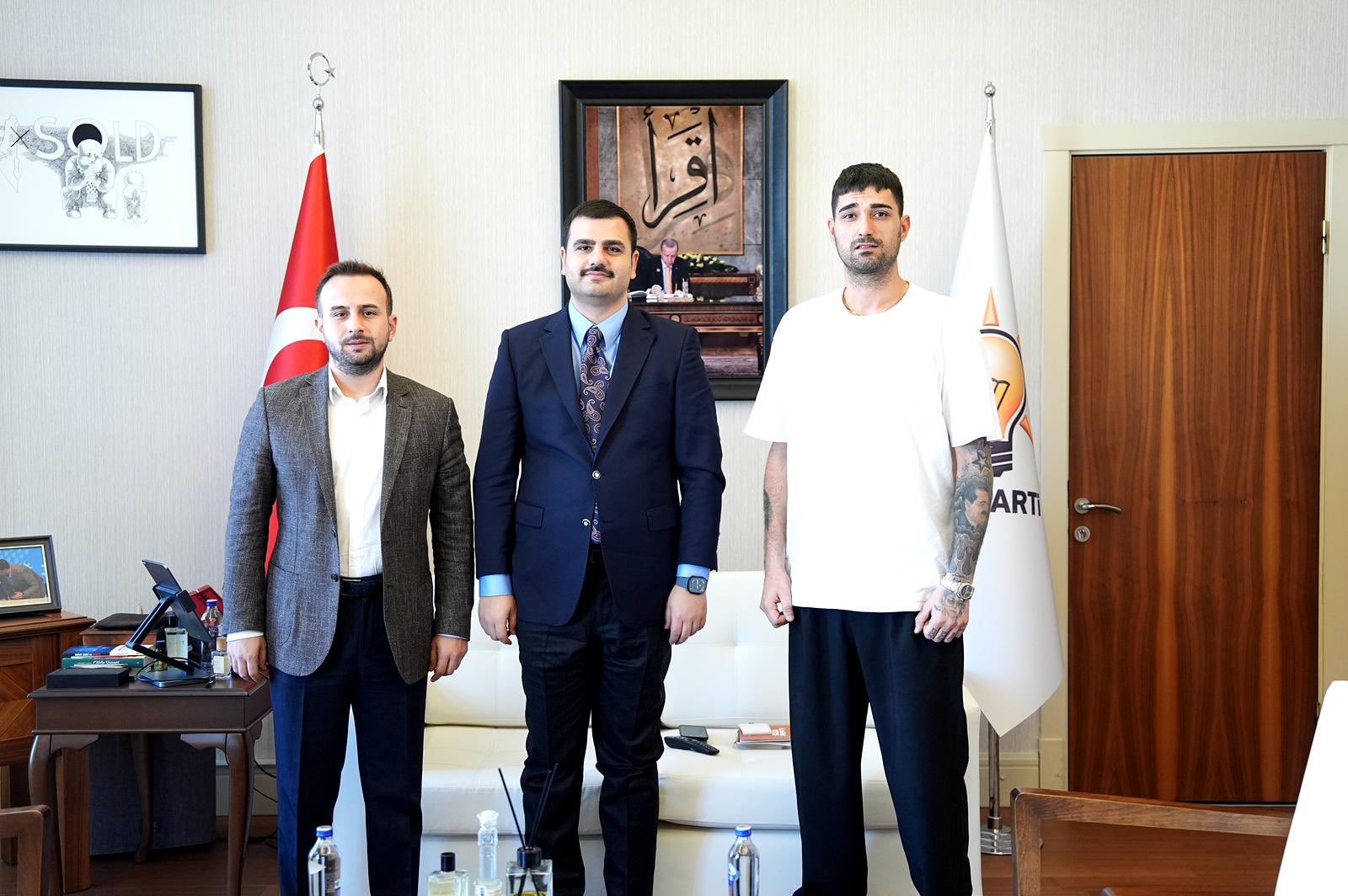 Şarkıcı İdo Tatlıses, AKP'li ismi ziyaret etti