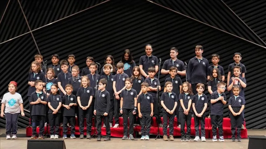 Özel öğrenciler "Kalem'in Renkleri"nde sahneye çıktı