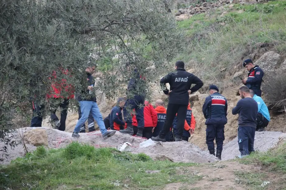 Define bulmaya girdiği tünelden çıkamadı. Cesedine saatler sonra ulaşıldı