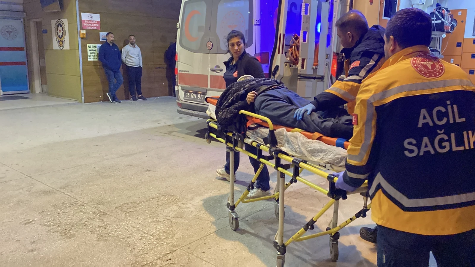 Bursa'da otobüsün çarptığı yaya ağır yaralandı 