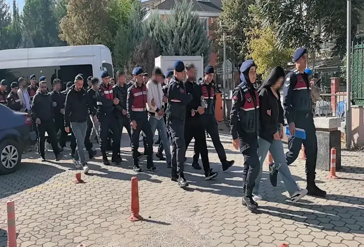 1 kişinin öldüğü silahlı kavgaya ilişkin 2 tutuklama