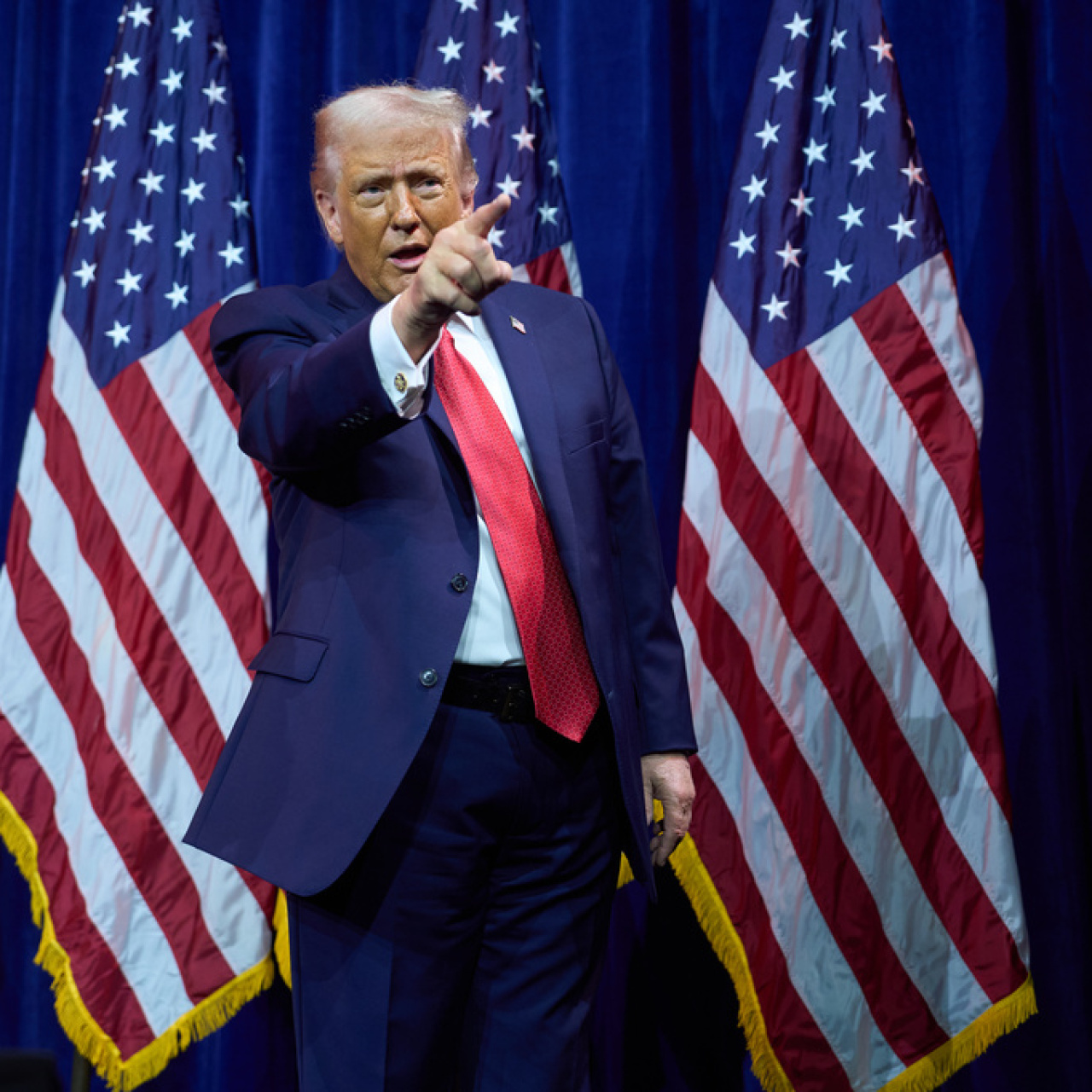 Trump: Ara seçimleri kazanmazsak azledilirim