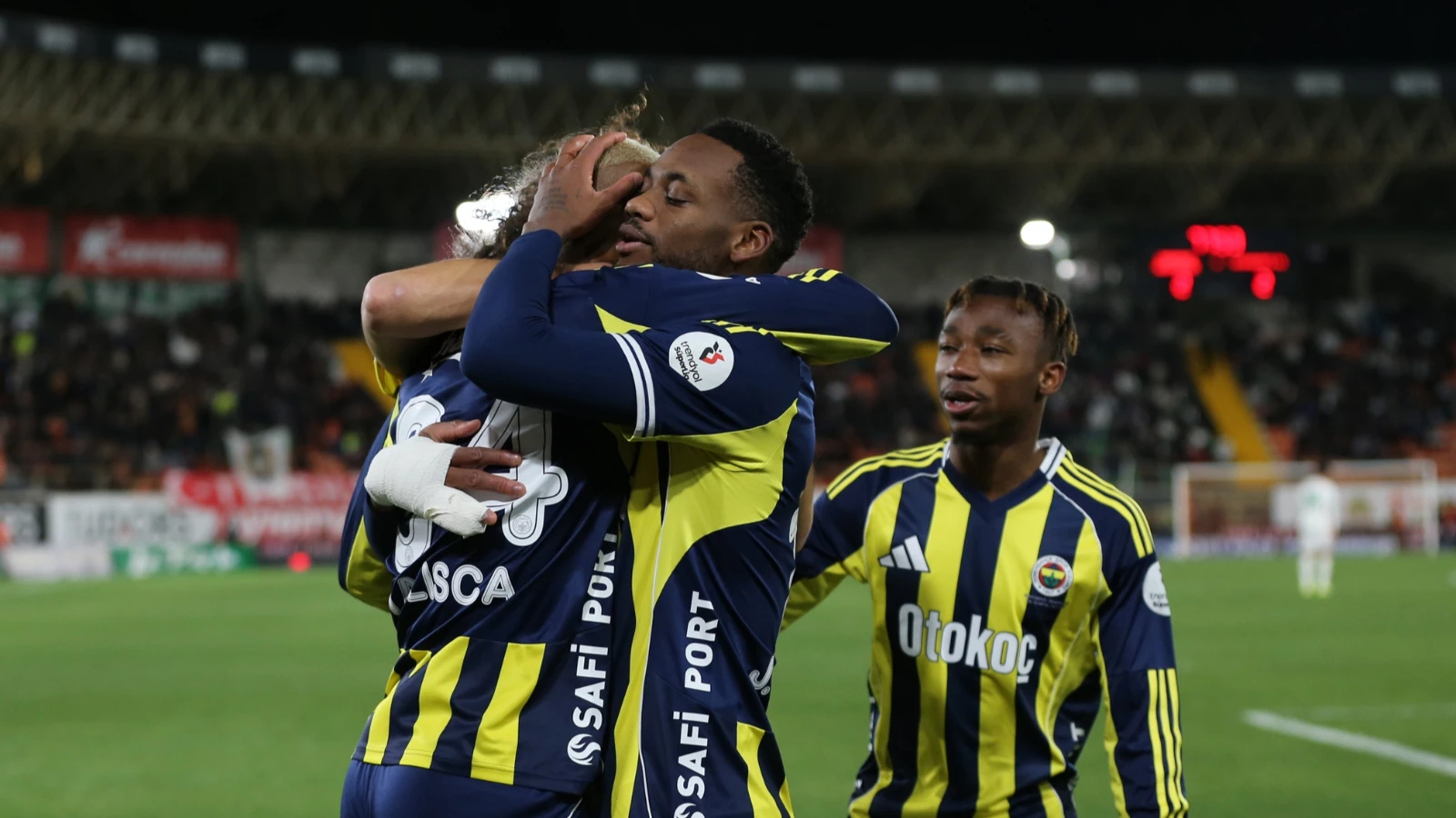 Jhon Duran'dan Fenerbahçe'ye veda sözleri