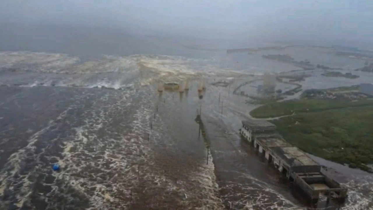 Rusya Sahalin Bölge Valisi: Tsunaminin ilk dalgası hasarsız atlatıldı