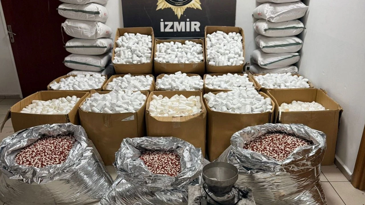 İzmir’de rekor uyuşturucu operasyonu: 2,3 milyon hap ele geçirildi