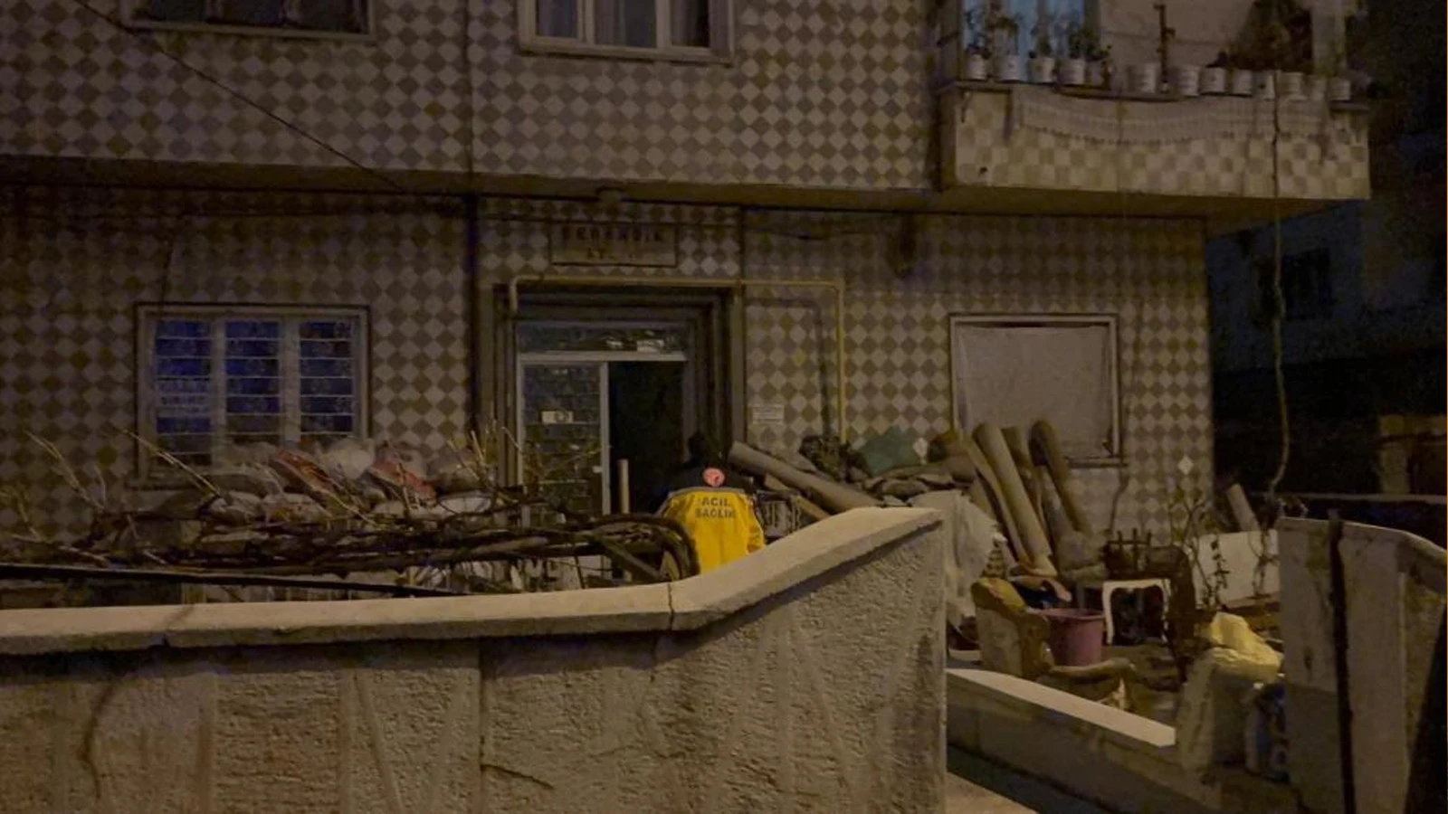 Kayseri'de dehşete düşüren olay: Kanlar içinde binaya sığındı