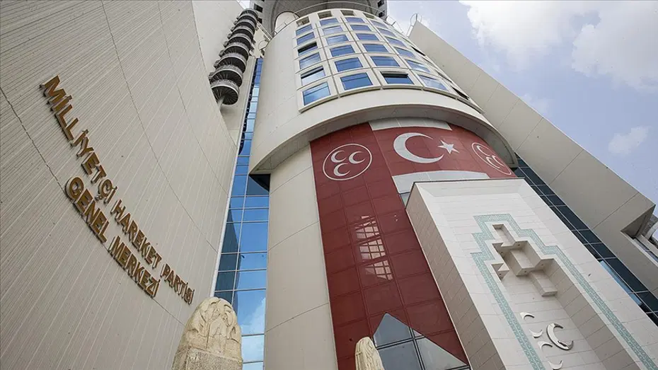 MHP'de istifa. İzzet Ulvi Yönter Genel Başkan Yardımcılığı görevini bıraktı