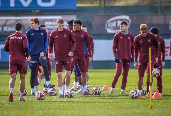 Trabzonspor, Gençlerbirliği maçı için Ankara’ya gitti