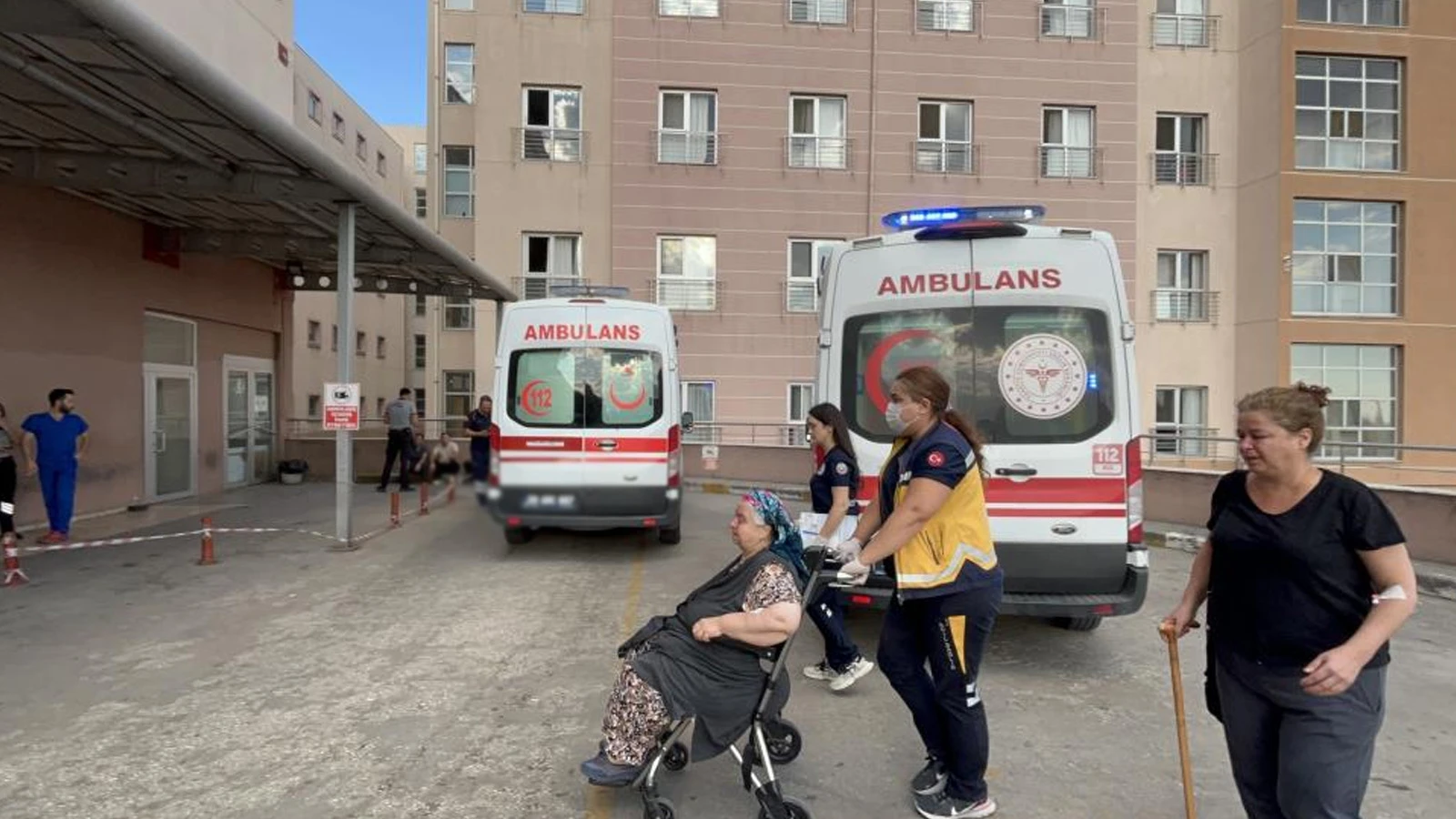 Kiracıdan ev sahiplerine biber gazlı saldırı! Hastanelik oldular