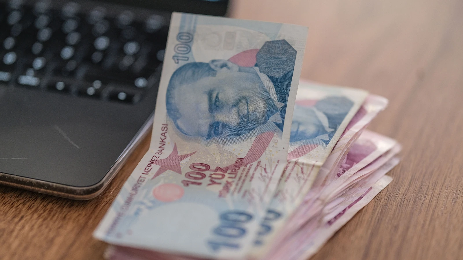 İzmir Büyükşehir Belediyesi'nde en düşük maaş ne kadar oldu?