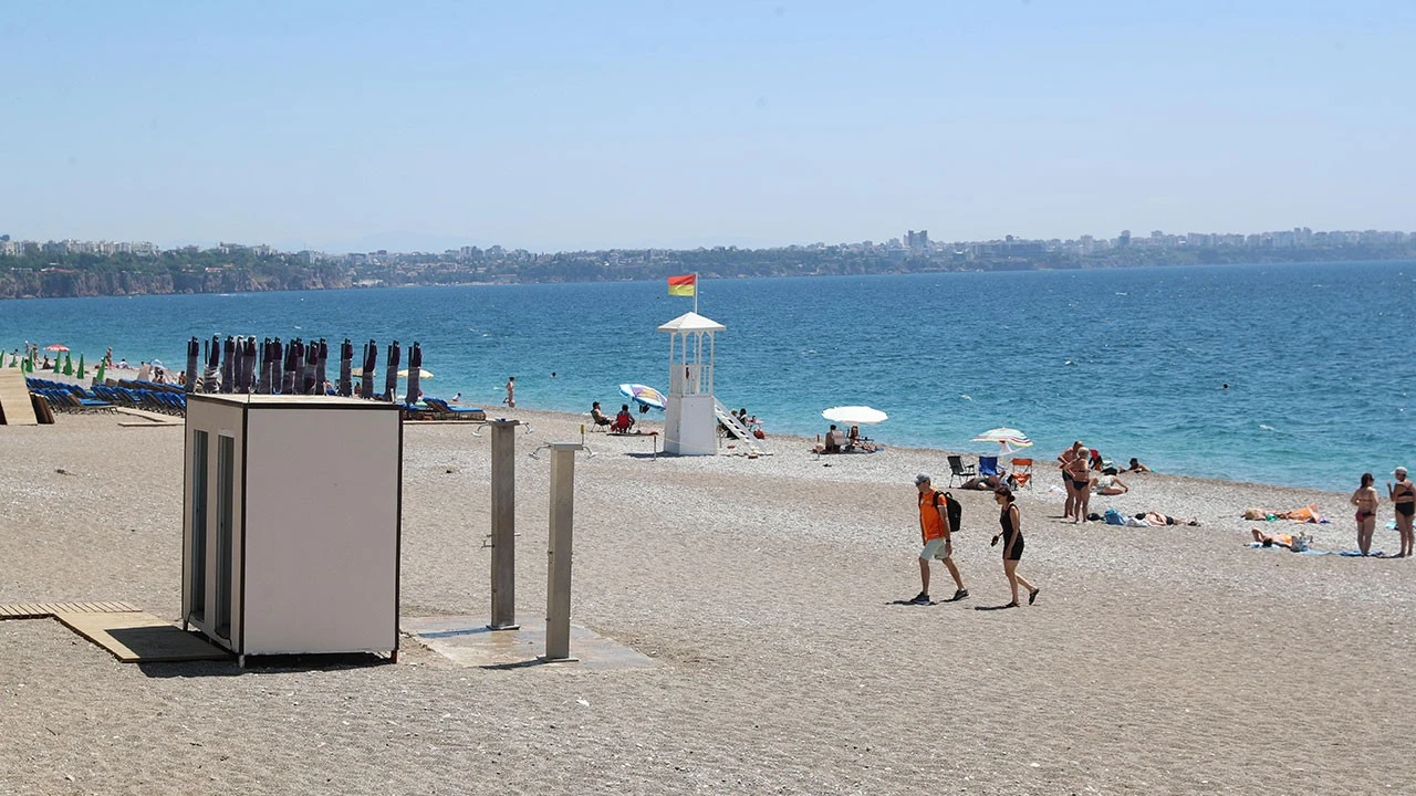 Konyaaltı sahili sezona hazır: 7 kilometrelik hat yenilendi