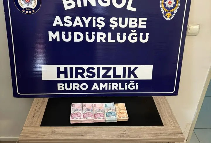 Bankta unutulan cep telefonunu alan şüpheli, yakalandı