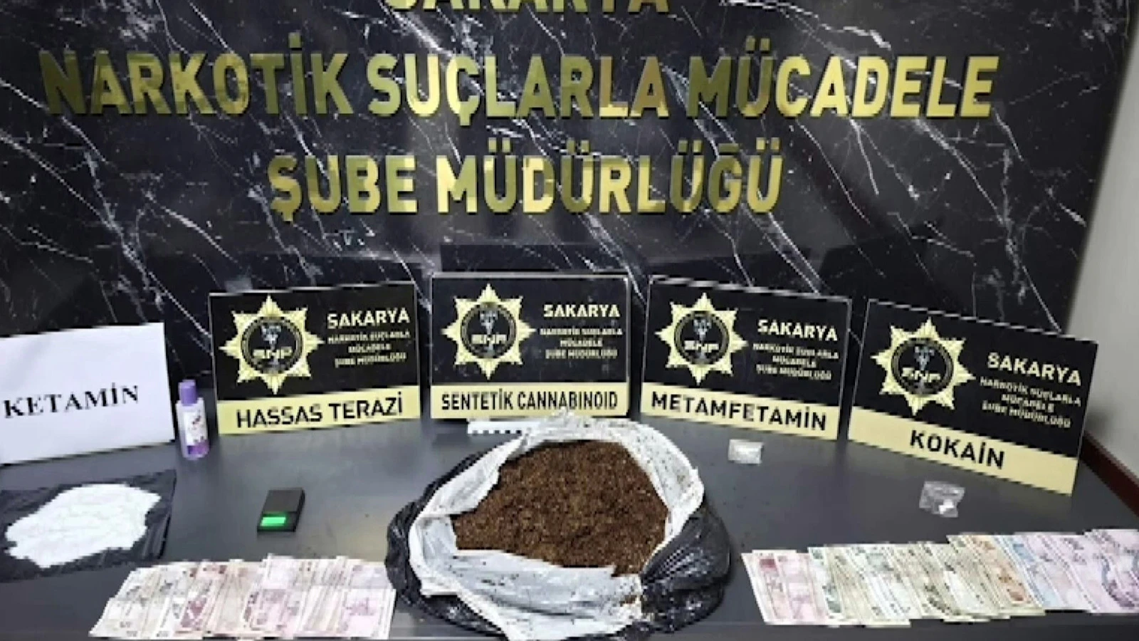 Filmleri aratmayan uyuşturucu baskını: 3 şüpheli yakalandı