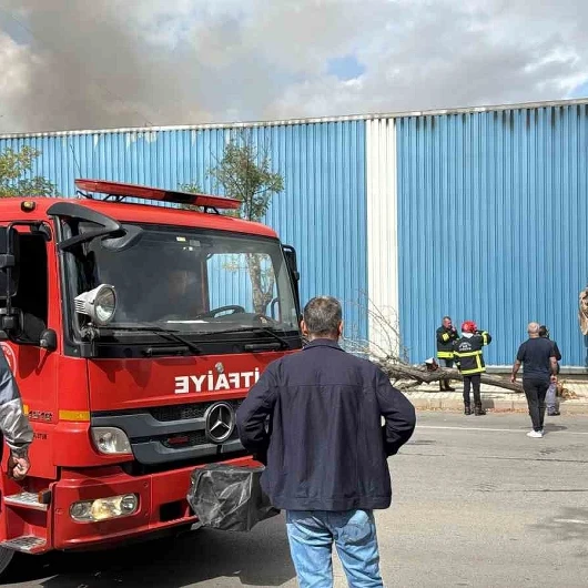 Gaziantep’te Pamuk Fabrikasında Yangın: Ekipler Müdahale Ediyor