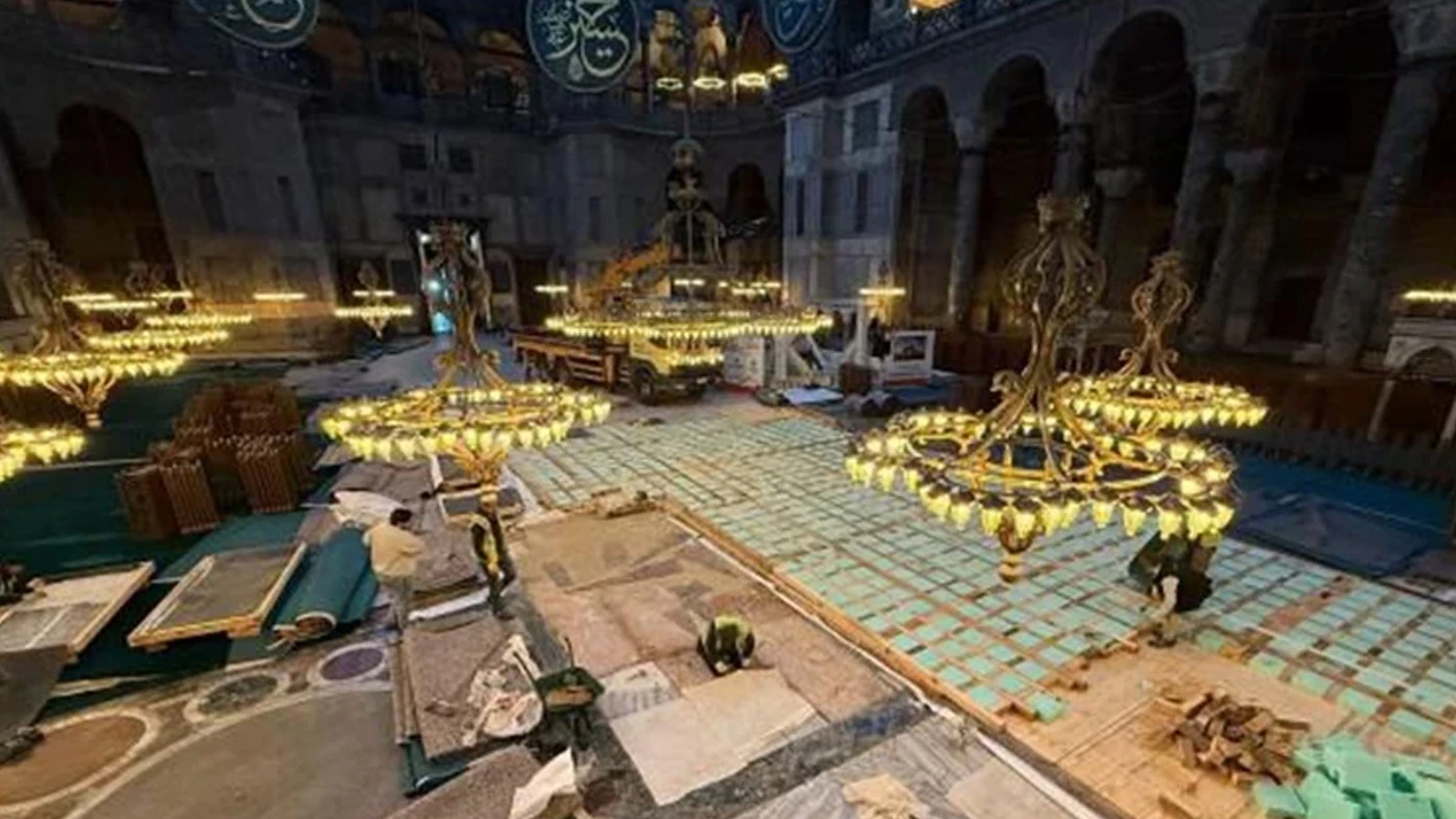 'Ayasofya'ya kamyon girdi' tartışmalarına yanıt geldi