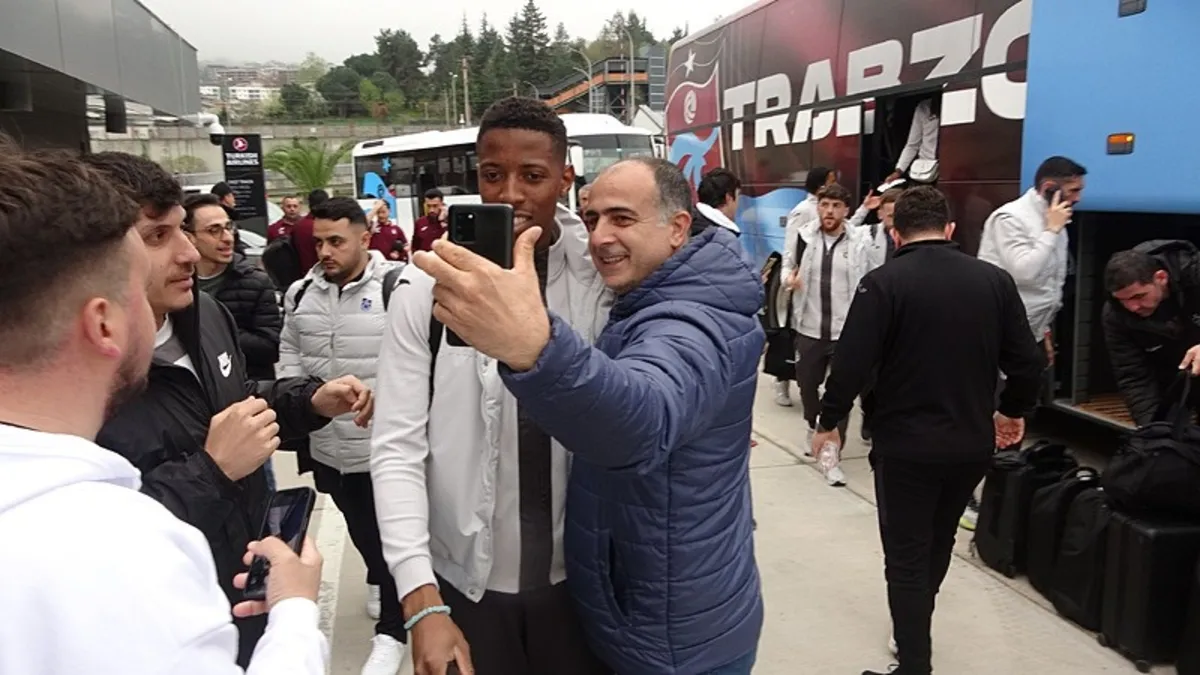 Trabzonspor Fenerbahçe derbisi için yola çıktı