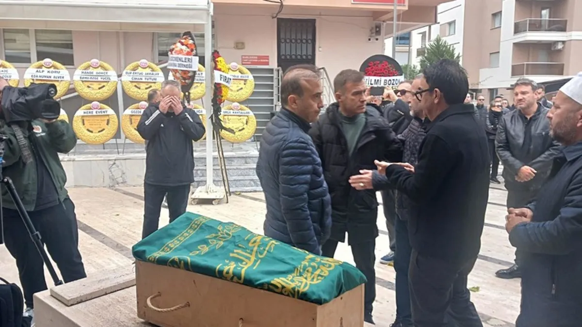Feyyaz Uçar'ın vefat eden torunu İzmir'de toprağa verildi