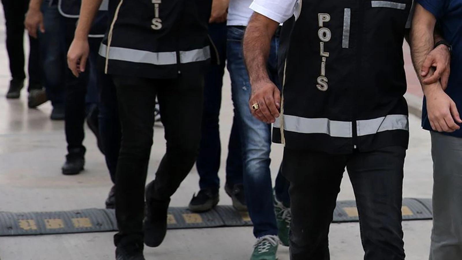 Silahlı saldırı hazırlığındaydılar! İstanbul'da 5 şüpheli yakalandı