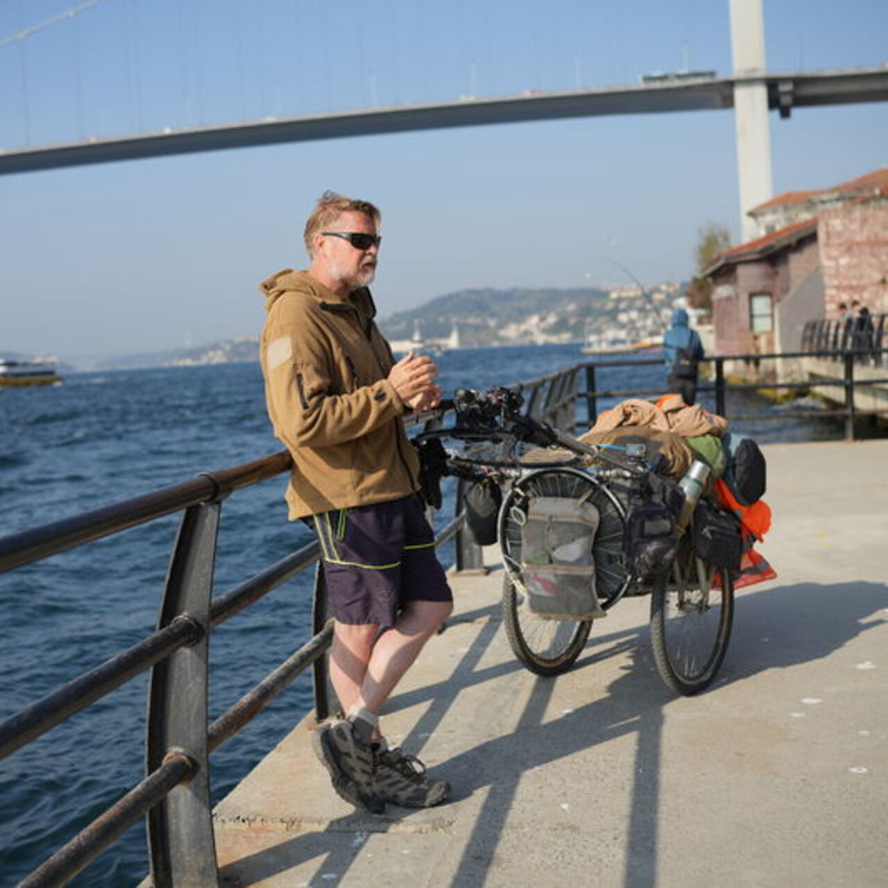 Dünyayı 26 yıldır yürüyerek dolaşan İngiliz İstanbul'da