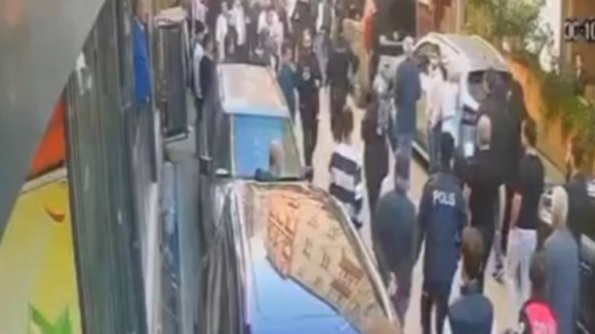 Sokak ortasında taciz! Meydan dayağından kaçamadı