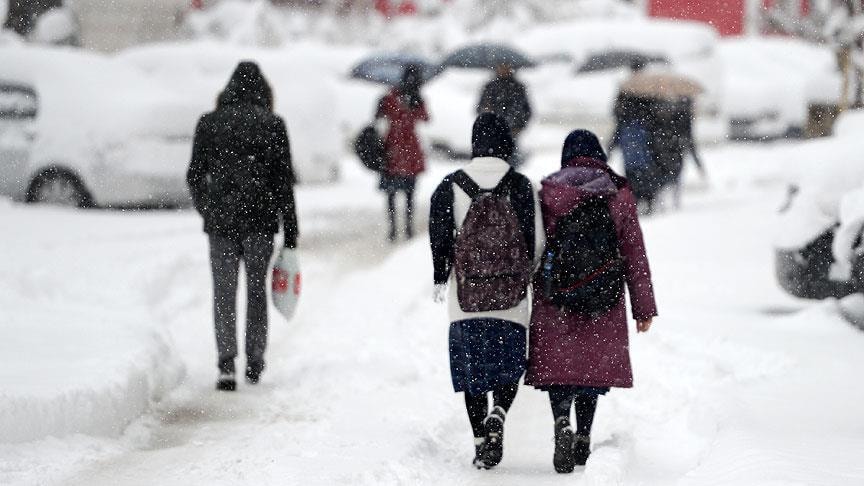 Kar bastırdı, eğitime 1 günlük ara verildi: İşte 30 Aralık günü okulların tatil olduğu iller...