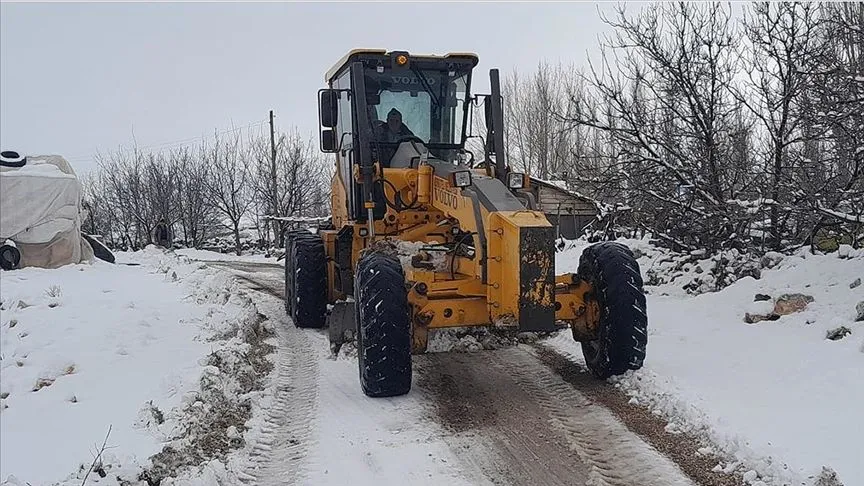 Antalya'nın yüksek kesimlerinde kar etkili oldu