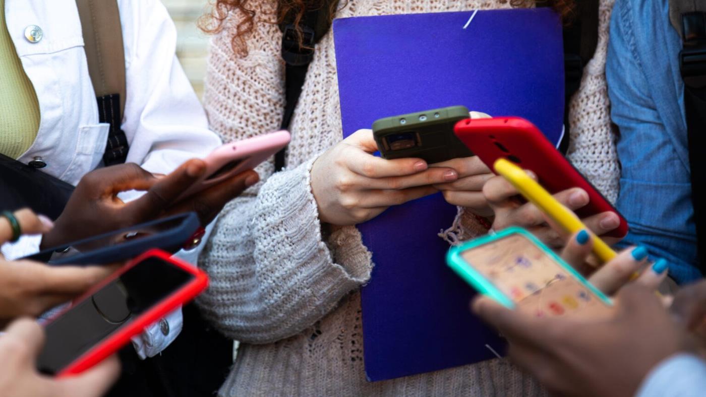 Okullarda telefon kullanımını yasaklayan ülkelere Güney Kore de katıldı