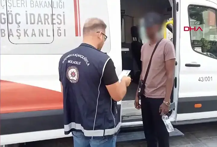 32 organizatör ile 572 düzensiz göçmen yakalandı