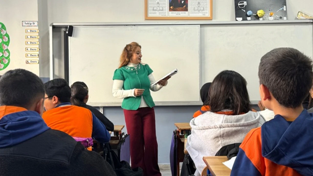 15 tatil ne zaman? Yarı yıl hangi tarihte? İşte MEB takvimi...