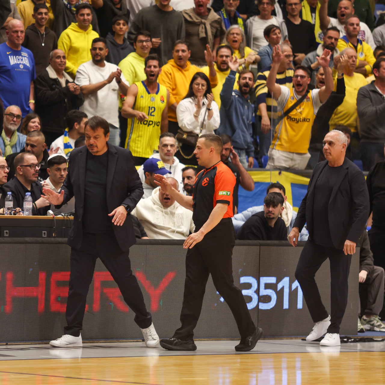 Ergin Ataman'a İsrail'de çirkin saldırı!