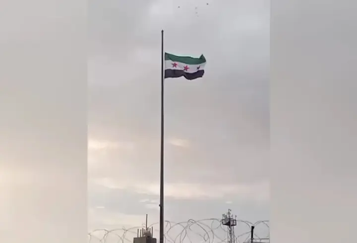 Ayn-el Arab’da yeni dönem: Suriye bayrağı göndere çekildi