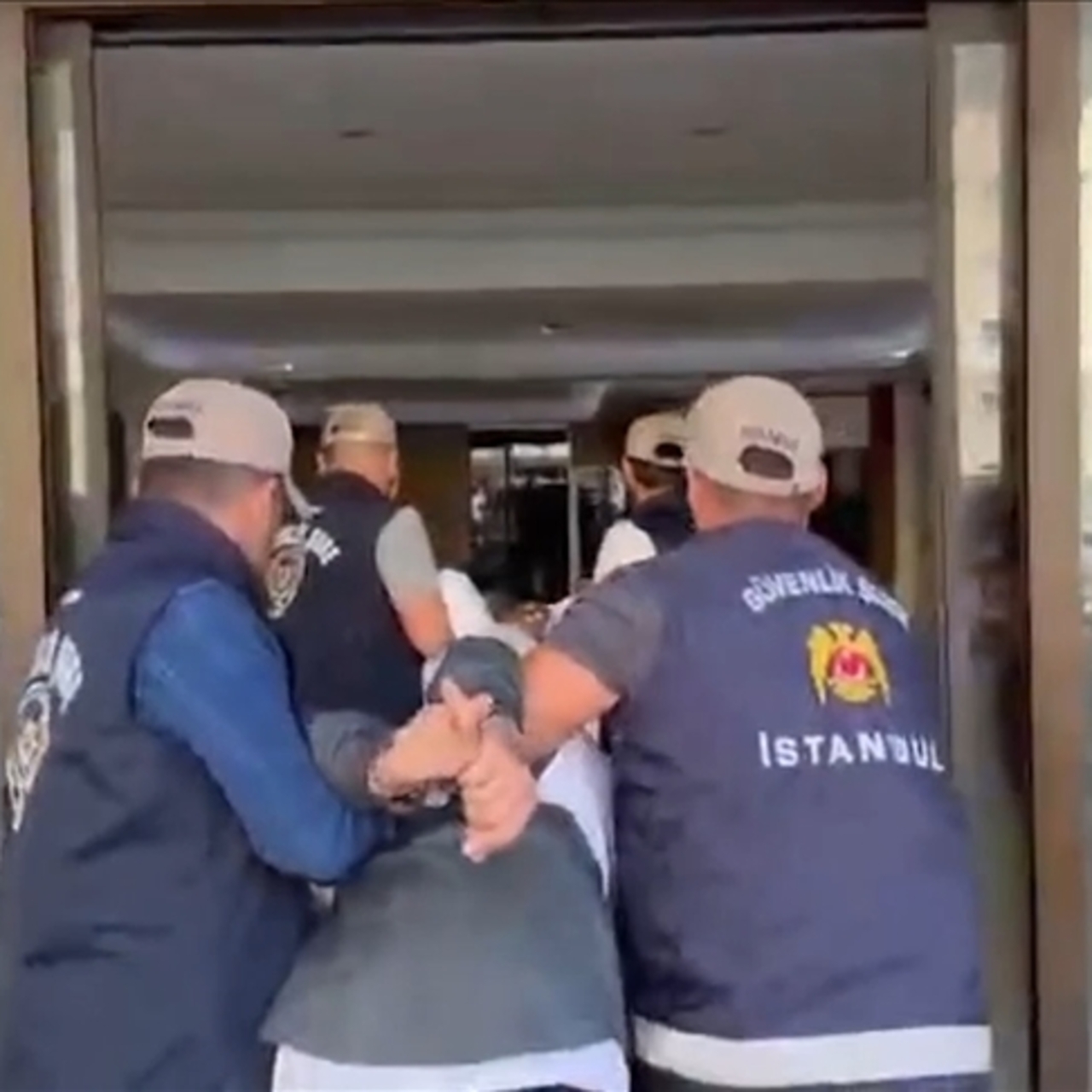 Yurttaki taciz ve yağmaya ilişkin 4 tutuklama
