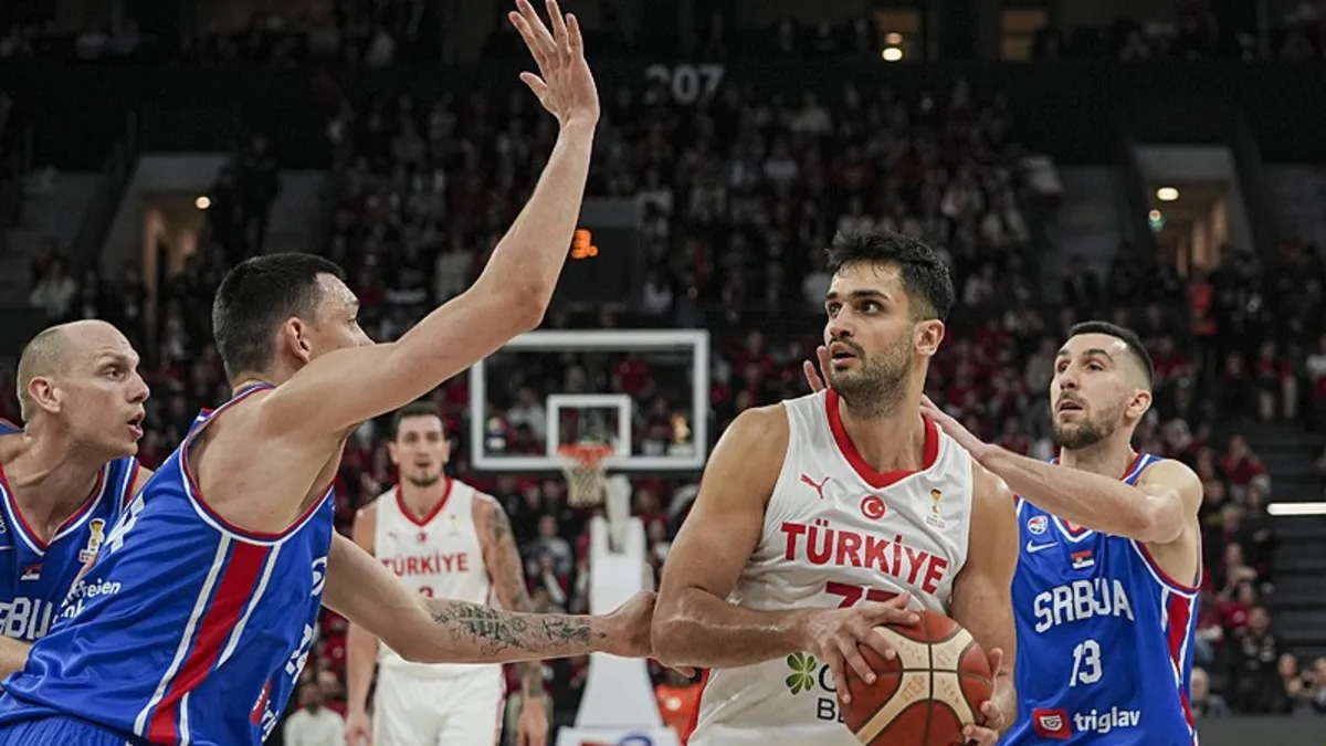 Golden State Warriors, Ömer Faruk Yurtseven ile 10 günlük sözleşme imzaladı