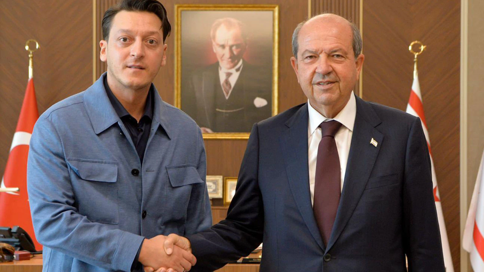 Mesut Özil'den FIFA ve UEFA'ya KKTC Çağrısı
