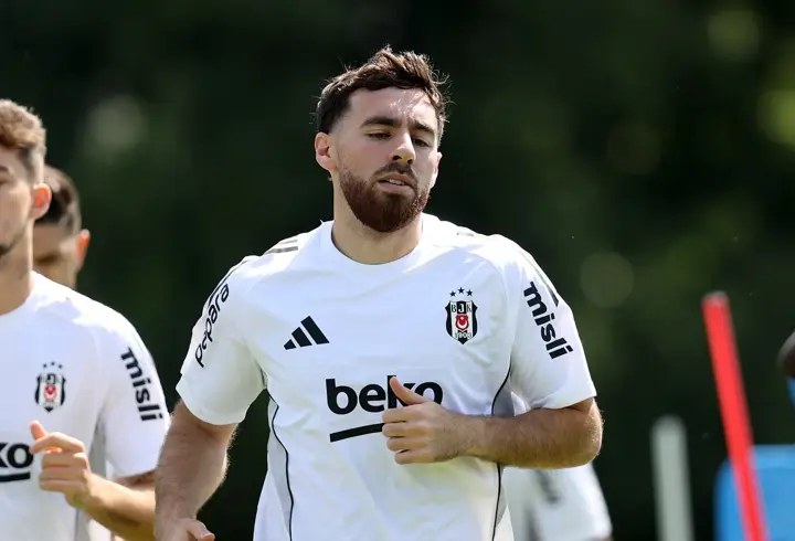 Orkun Kökçü, Beşiktaş'taki ilk antrenmanına çıktı