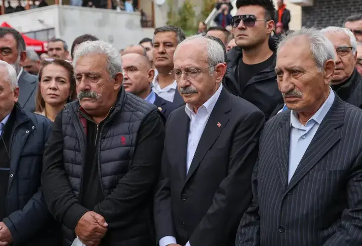 Kemal Kılıçdaroğlu'nun ikiz kardeşi Adil Kılıçdaroğlu hayatını kaybetti