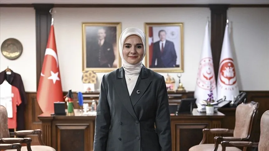 Bakan Göktaş'tan çocukların sosyal medya kullanımına ilişkin paylaşım