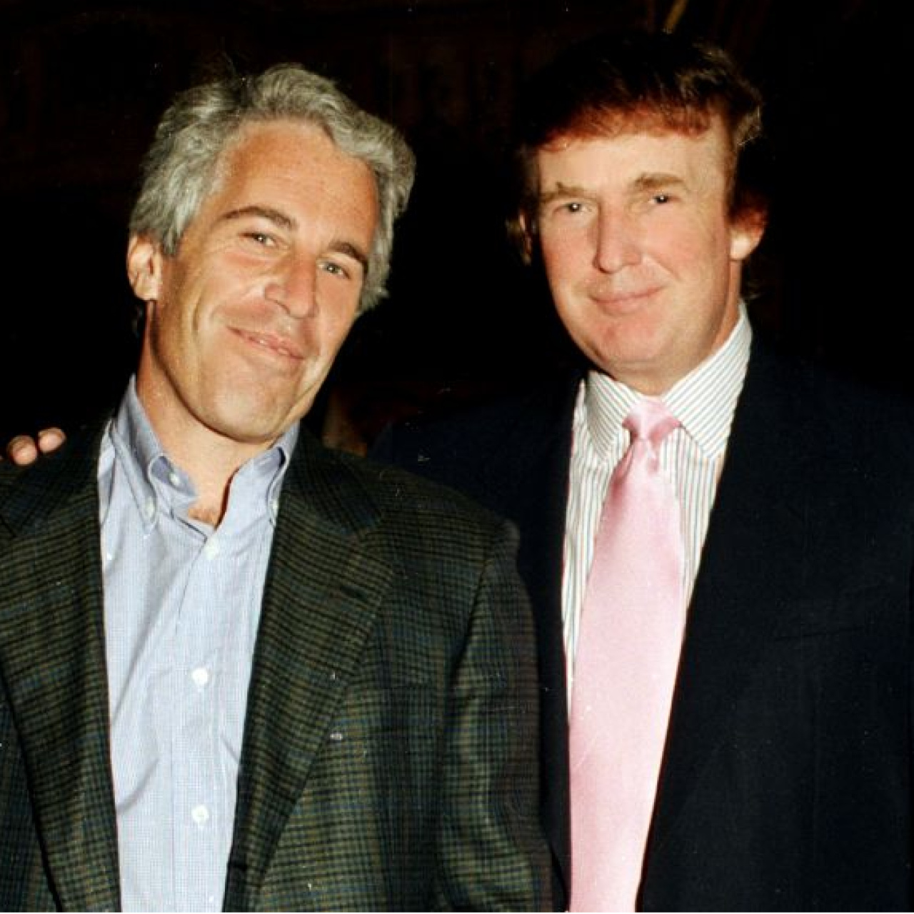 Trump'ın adı, 5 bin 300 Epstein dosyasında geçiyor