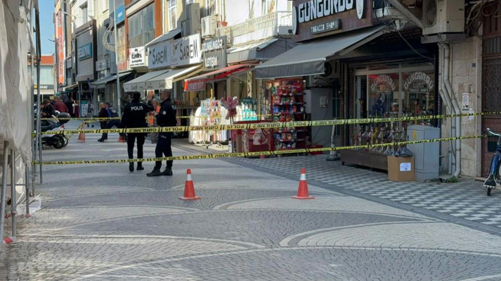 Çatırdama sesleri gelen 2 katlı bina tahliye edildi