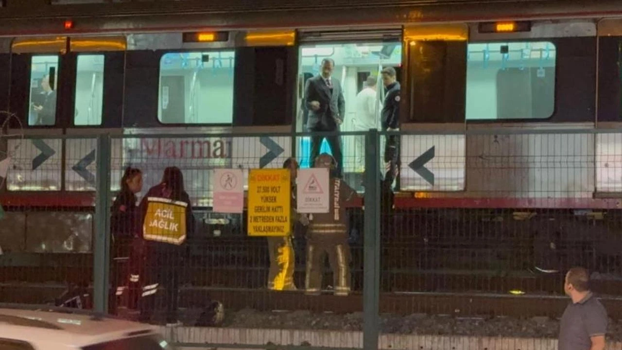 Marmaray Küçükçekmece durağında raylara atlayan şahıs hayatını kaybetti