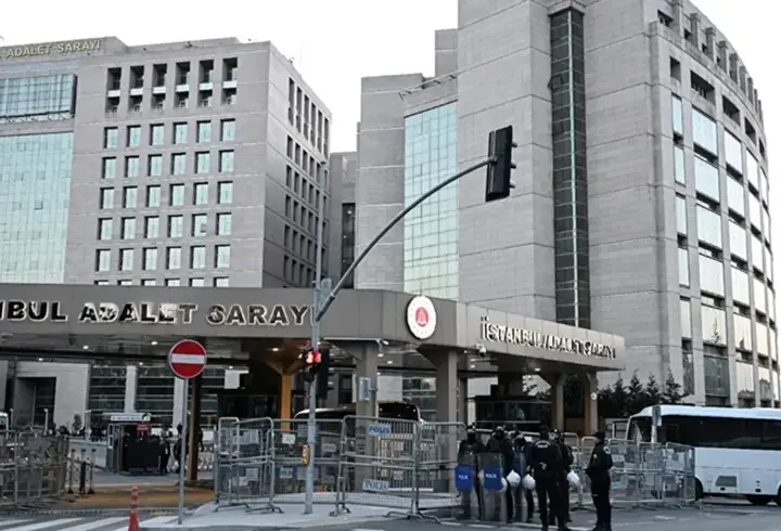 İBB'ye yönelik 'yolsuzluk' davasında duruşma yarına ertelendi
