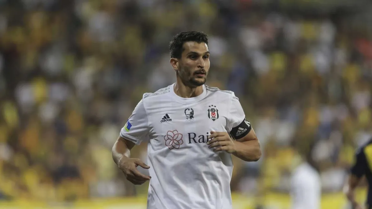 Beşiktaş'tan ikinci kez baba olan Necip Uysal'a kutlama mesajı