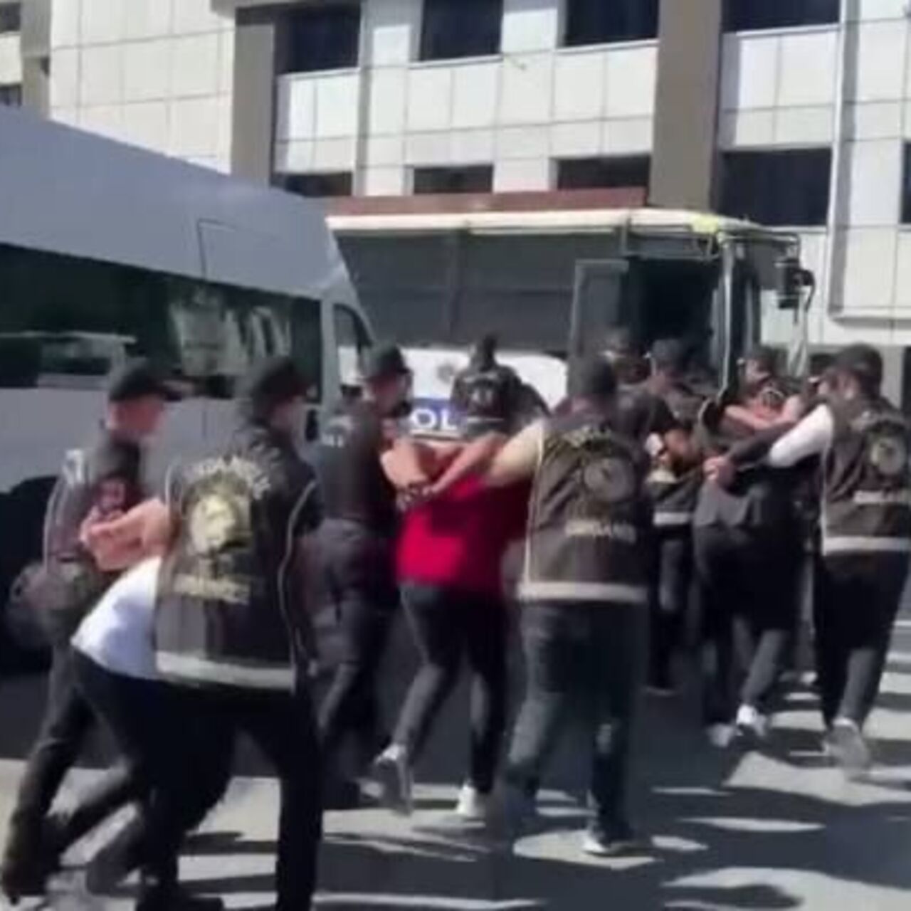 Silahlı suç örgütlerine operasyonlar: 69 tutuklama
