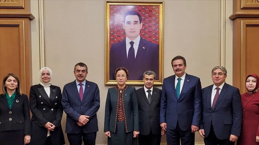 Milli Eğitim Bakanı Tekin, Türkmenistan'da çeşitli görüşmeler gerçekleştirdi: