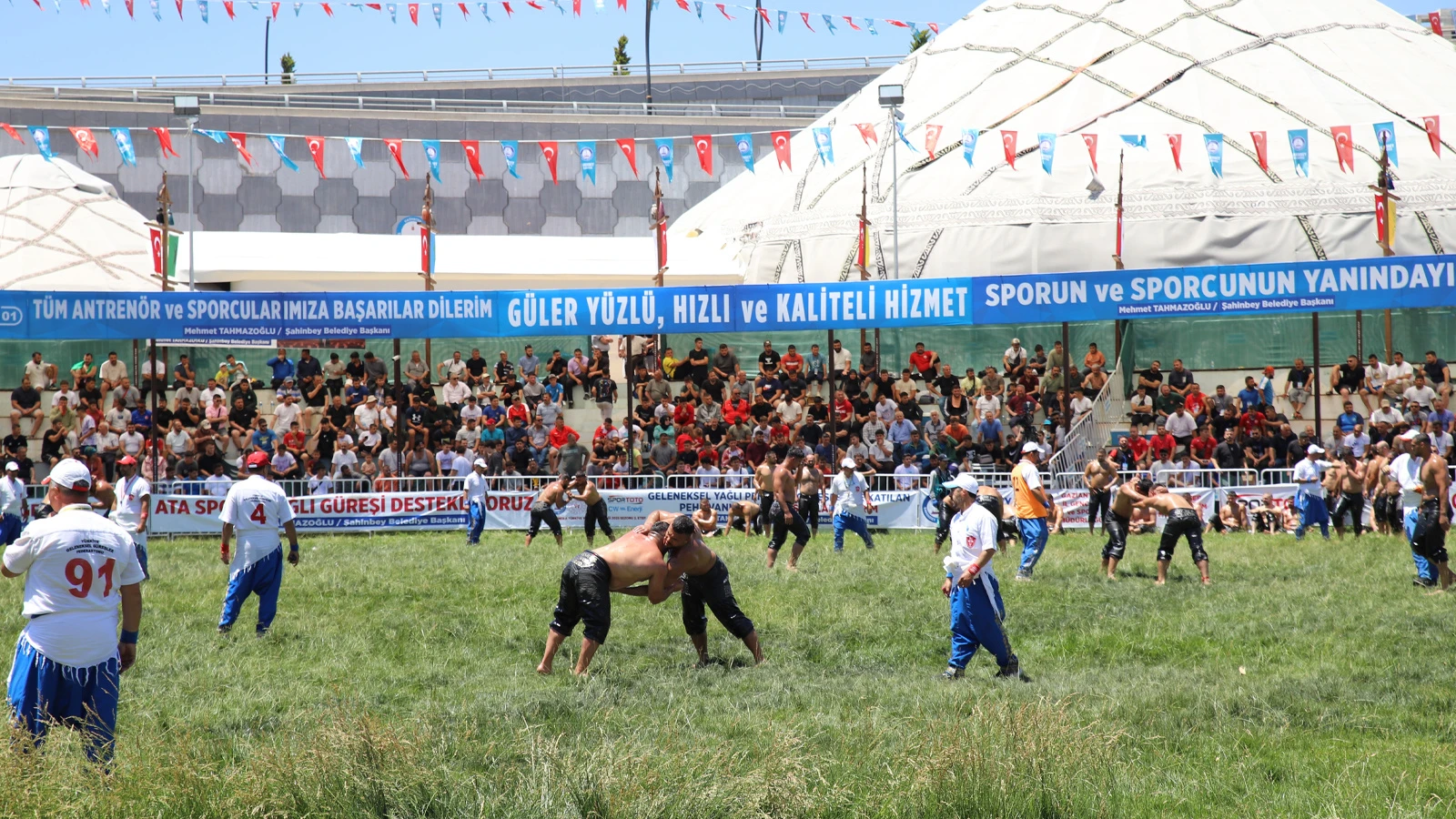Geleneksel Yağlı Güreş Ligi, Gaziantep'te coşkuyla başladı