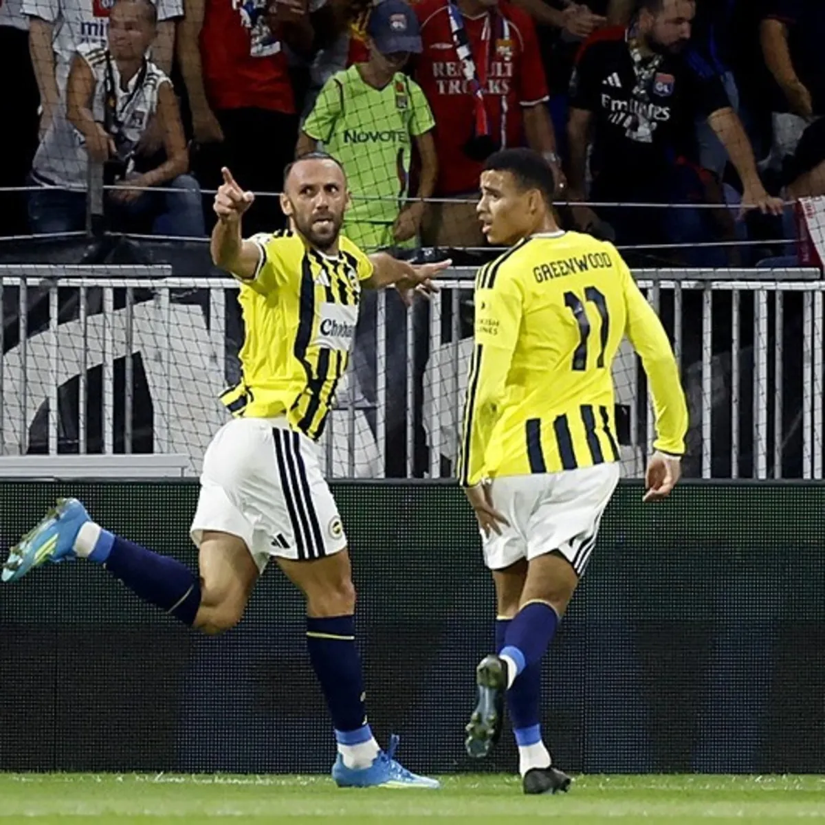 Fenerbahçe'nin, Lyon'a attığı gol öncesi dikkat çeken detay! Top bir anda...