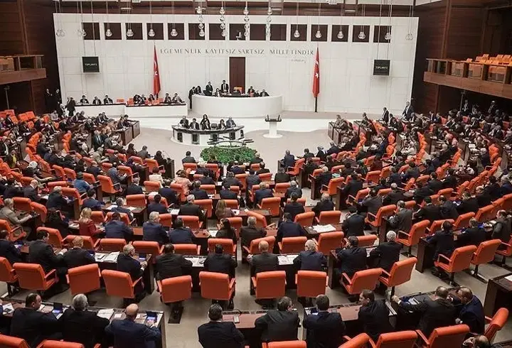 Meclis yeni yasama yılına başlıyor: Hangi teklifler görüşülecek?
