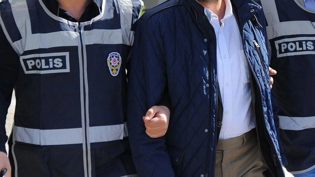 FETÖ'nün tıp yapılanmasına operasyon: 18 doktor gözaltına alındı